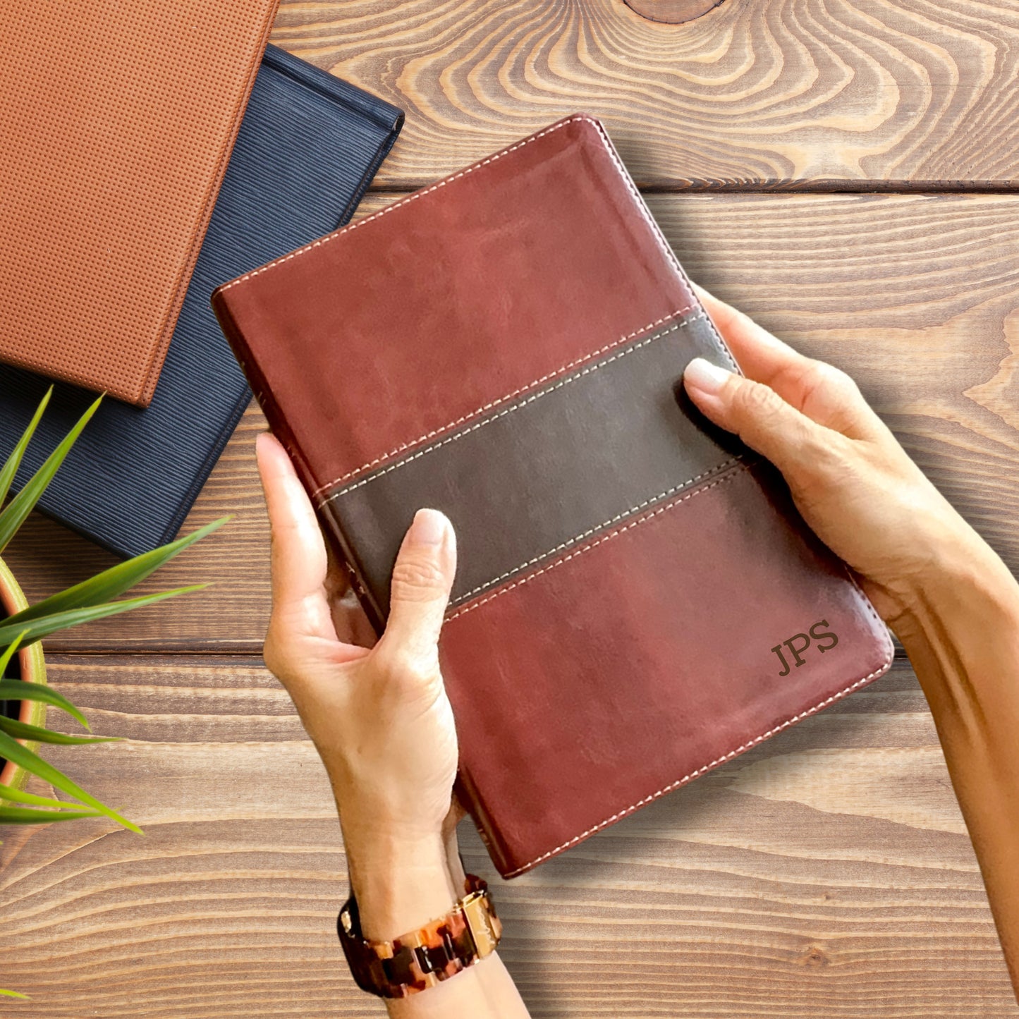 Biblia Personalizada | Reina Valera 1960 Biblia del Pescador | Letra Grande | Caoba Símil Piel | Personalized Christian Gift | Spanish Bible